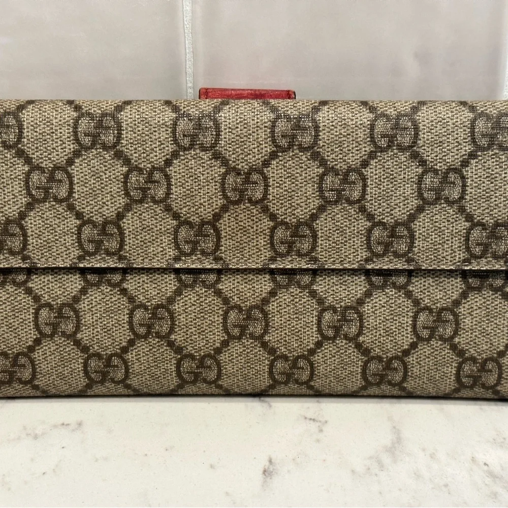 Gucci Beige Brown GG Canvas Continental Wallet with Red Leather Tab